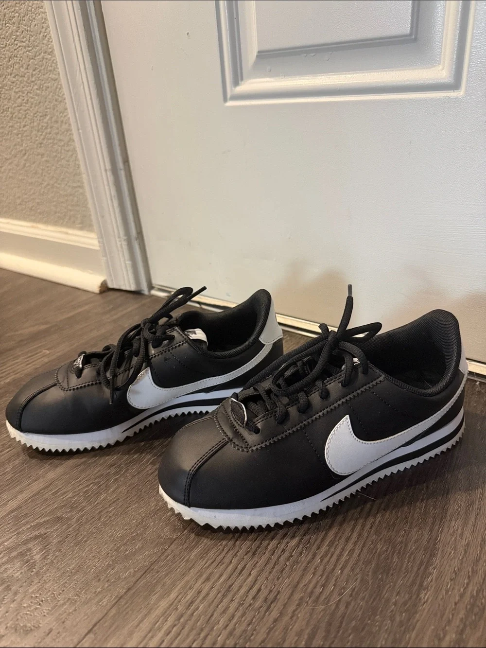 Nike Black & White Cortez-Style Low Top Sneakers
